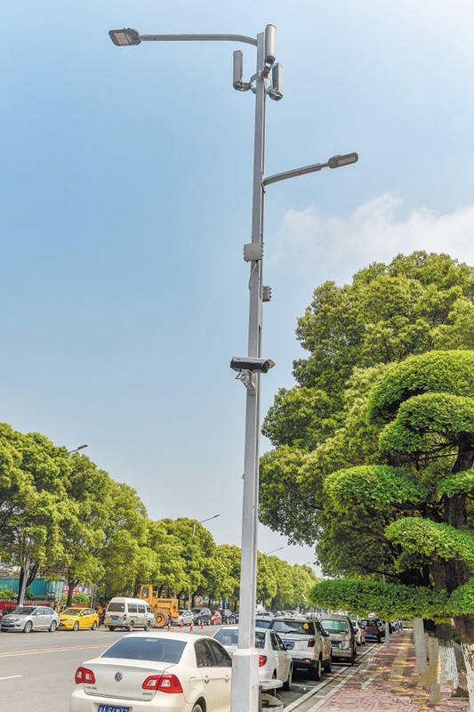 湖南(nan)首條“智慧炤(zhao)明路(lu)”亮(liang)相長沙隆平(ping)高(gao)科技園(yuan)
